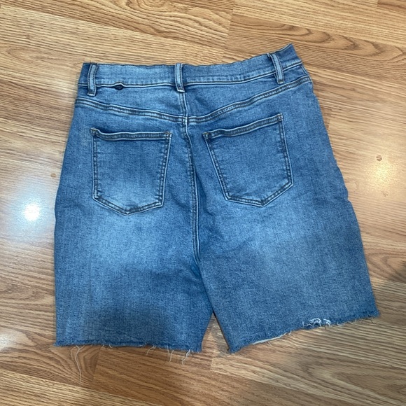 Button up jean shorts. Size 12 by Grand Beach Club - Picture 7 of 7